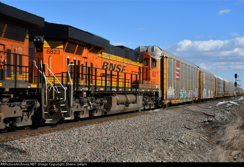 BNSF 6823 Roster shot